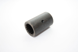 Vtulka soedinitelnaya poluosi s reduk 3518020-46147