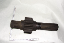 MTZ SHesternya 70-2407053 L315mm veduschaya levaya (dlin.) (10057)