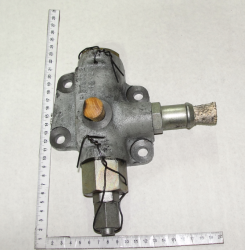 T-150 Raspredelitel perepusknoi KPP 151.37.025-4 (klapan sverhu) OOOBTZ (14566)