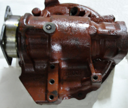 MTZ Korpus redukt. 52-2308115 (lev) v sb. s gilzoi (10384)