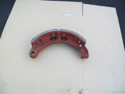 T-150 Kolodka tormoznaya kol. 151.38.049A (starogo obrazca)