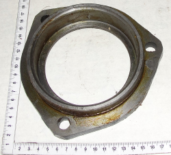 POLESE Krishka korpusa podshipnika vala ustanovki shkivov sleva (podshipnik 3514) KZK-10-0202121 (15371)