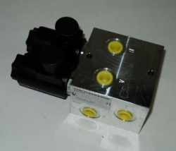 AKROS Blok gidravl vkl molotilkiizmelchit (gidroraspredelitel) STB P3 ACROS 2-018258 Rostselmash (7060)