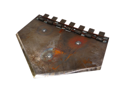 КТН Лемех левый КНТ 30.370 (крайнее левое отверстие 15,5мм) (1)