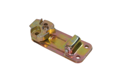 Фиксатор двери 130-6106101 лев.