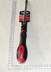 otvertka (-) udarnaya c usilitelem pod gaechnii klyuch, SL8 x 150, plastikovaya rukoyatka, MATRIX (14928)