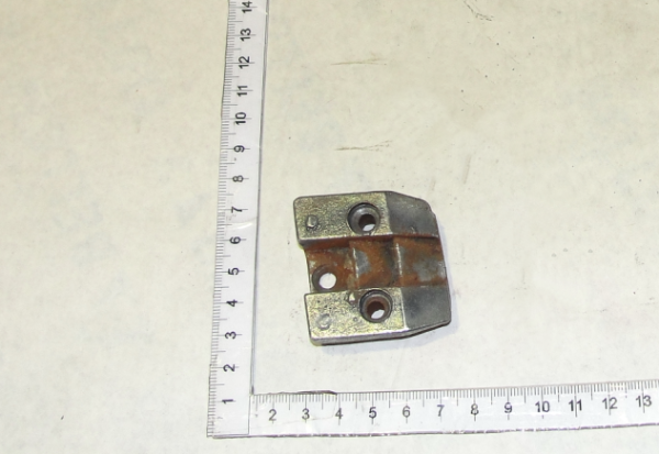 UAZ Zaschelka zamka dveri prav.(fiksator) nobr.3741-6105040 (12657)