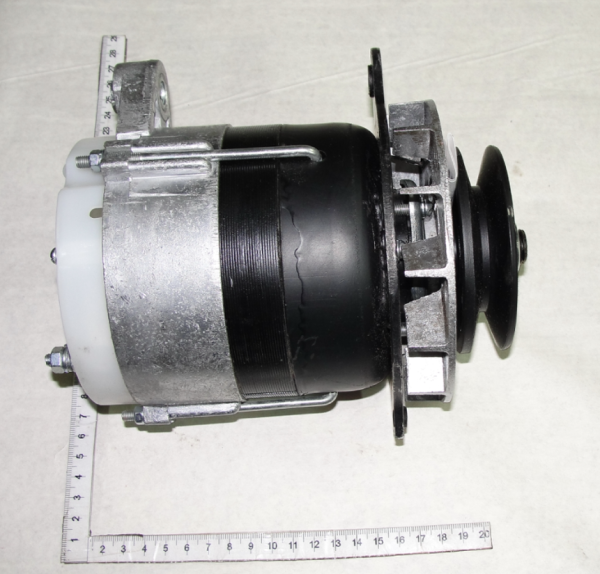 Generator 9945-3701-1 28v( S vivod faz. MTZ) (14591)