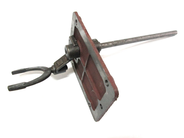 MTZ Krishka upravleniya reduktorom 80-1723010 B