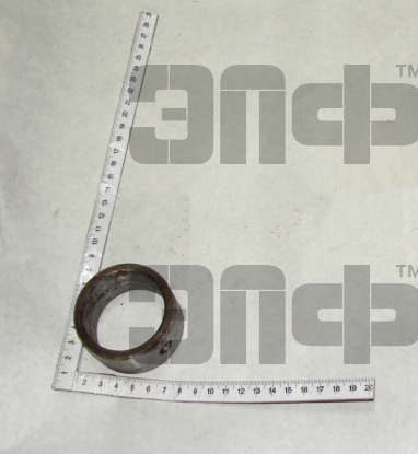 MTZ Vtulka raspredvala 240-1002067 (srednyaya) (10021)