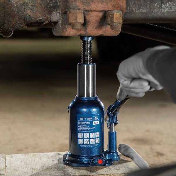 domkrat_gidravlicheskiy_butylochnyy_teleskopicheskiy_8_t_podem_180_410_mm_stels_51150_1739371517_7